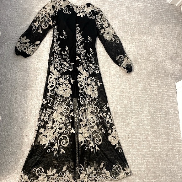 Stunning Venus lace dress - Picture 8 of 12